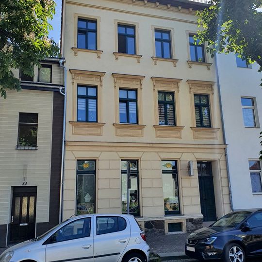 Albert-Kuntz-Straße 32