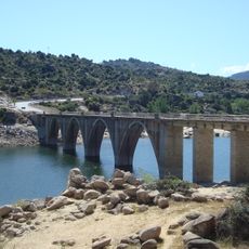 Puente de la N-403 sobre el Embalse del Burguillo