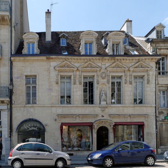 Immeuble, 7 place Notre-Dame