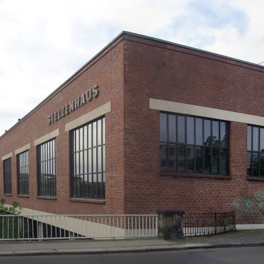 Fassade einer Fabrikhalle, Tor, Werkstatt und Kesselhaus Weißenfelser Straße 65a; 65b; 65c; 65d; 65e; 65f; 65 g; 65h; 67