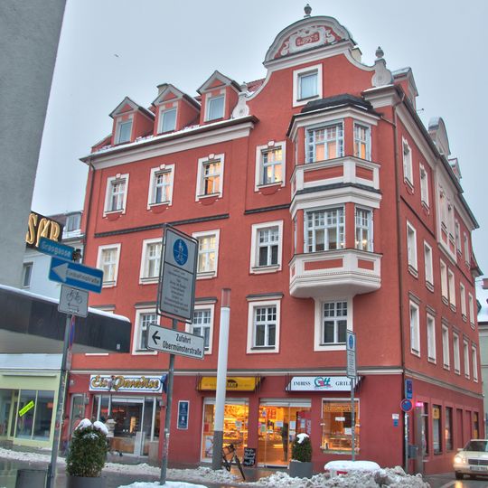 Wohn- und Geschäftshaus in Ecklage