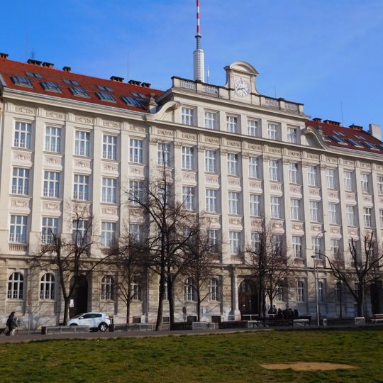 Náměstí Jiřího z Poděbrad 7 & 8