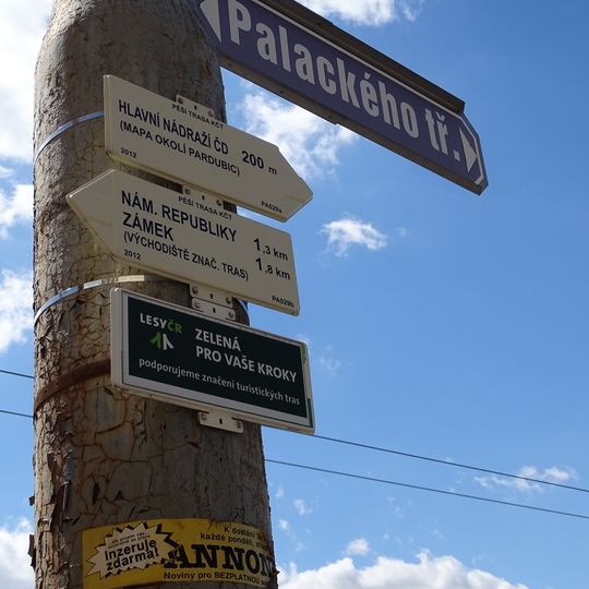 Rozcestník Pardubice, Palackého třída