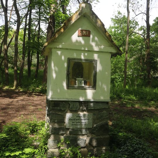 Kaplička severně od Police
