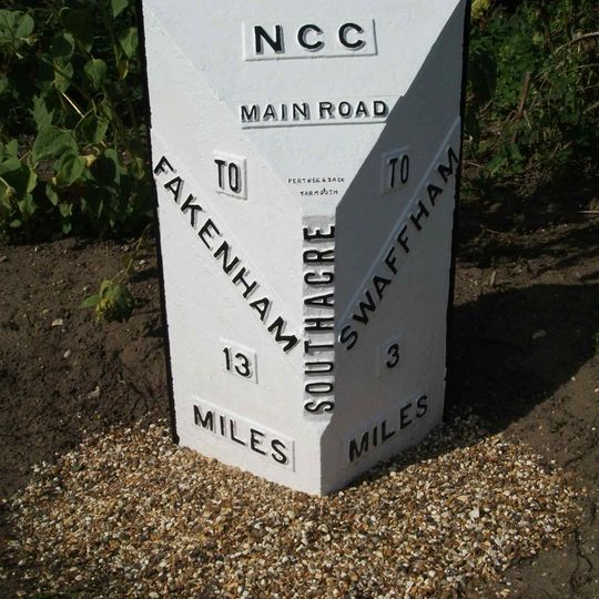 Milepost, 5yds N of jct with rd to S Acre