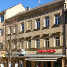 Wohn- und Geschäftshaus