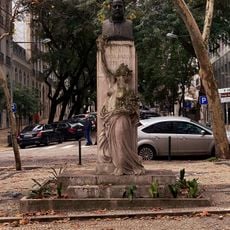 Rosa Araújo monument