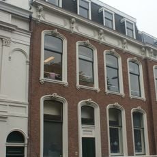 Statig woonhuis van harmonische architectuur