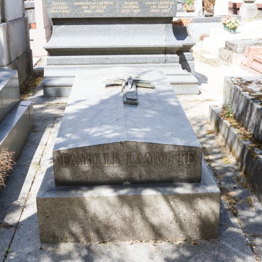 Grave of Lamotte