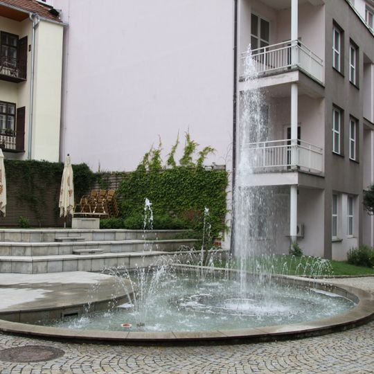 Kašna na nádvoří Sladovny v Písku