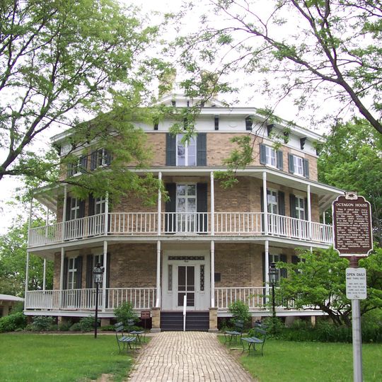 Octagon House