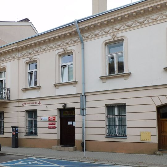 Kamienica przy ulicy Gałęzowskiego 4
