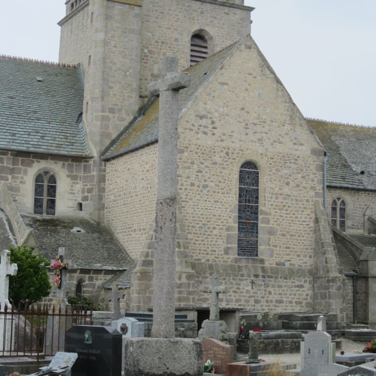 Croix ancienne du cimetière de Barfleur