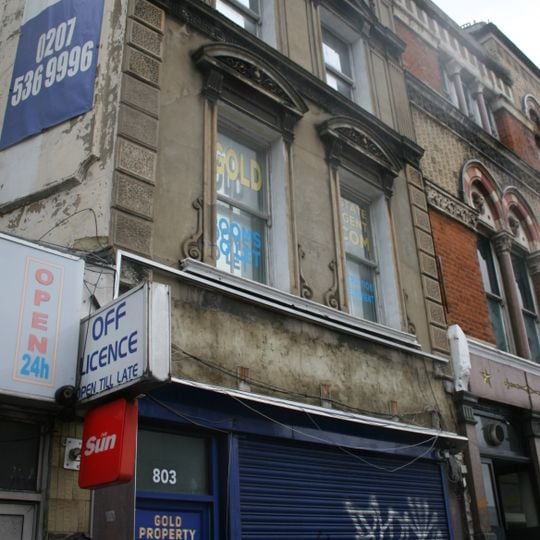 803, Commercial Road E14