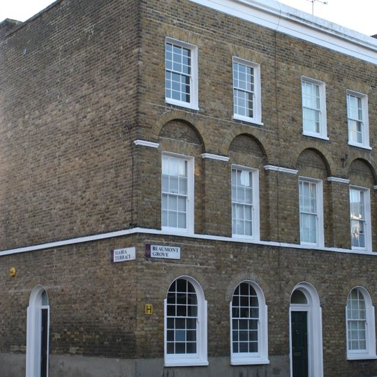 26, Beaumont Grove E1