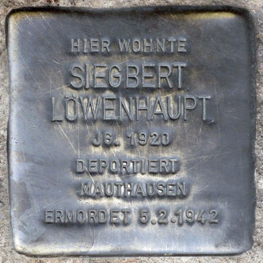 Stolperstein en memoria de Siegbert Löwenhaupt