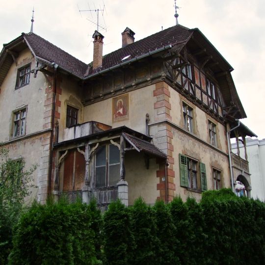 Villa Alte Landstraße 18