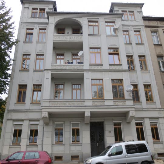 Mietshaus in halboffener Bebauung Schloßstraße 33
