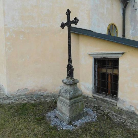 Kříž u kostela svaté Barbory v Batelově