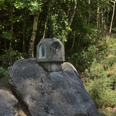 Boží muka s vyobrazením světců u Hrudkova