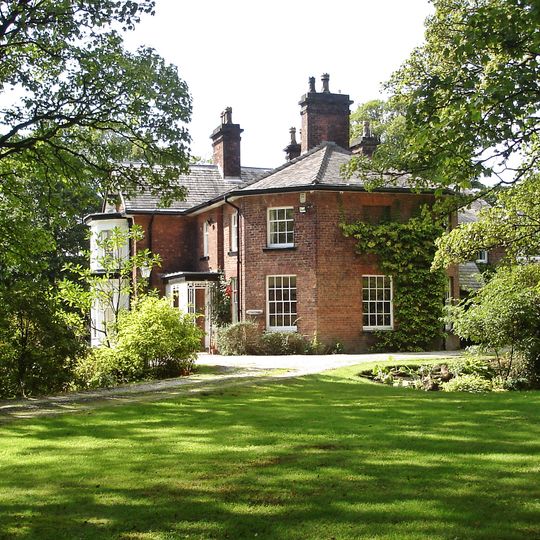 The Moat House moated site 600m WNW of St David's Church