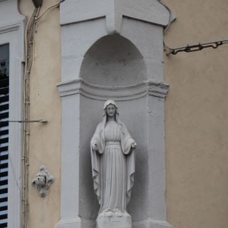 Vierge quai Saint-Vincent et rue des Augustins