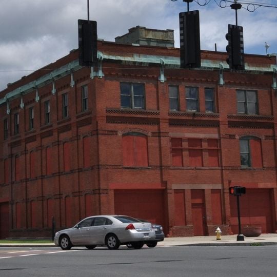 Winchester Square Historic District