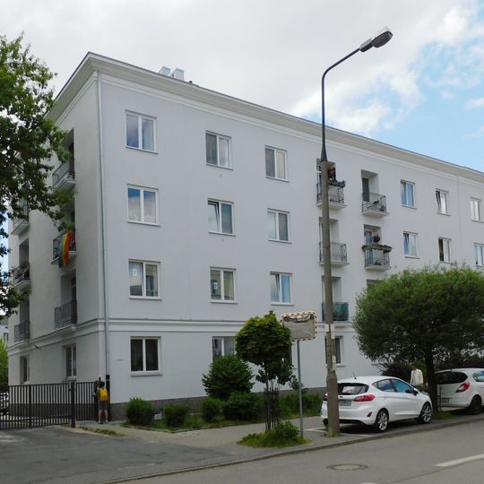 Blok przy ulicy Rakowieckiej 29