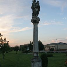 Sloup se sochou Panny Marie