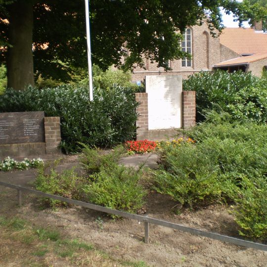 Monument bij de Sint-Jozefkerk