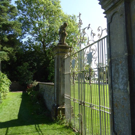 Canons Ashby, Gates And Gatepiers To Park