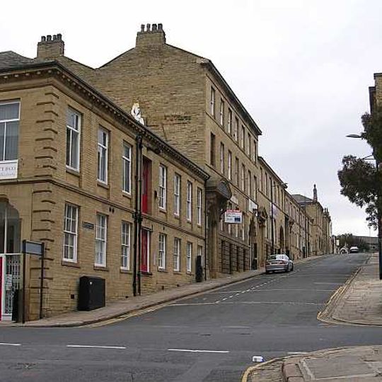 17, Peckover Street Bd1