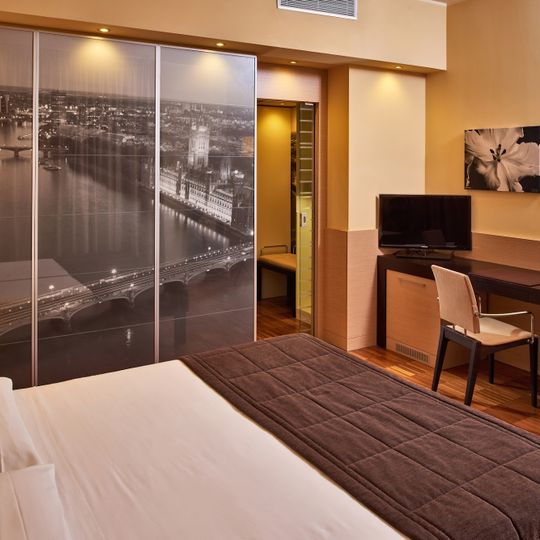 Hotel Cruise