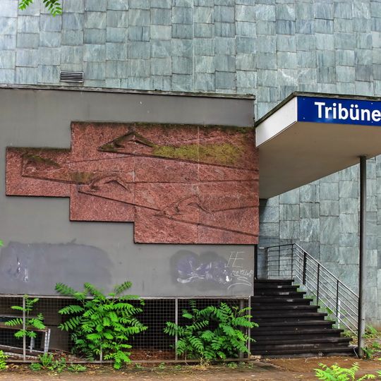 Wettschwimmen, Steinrelief