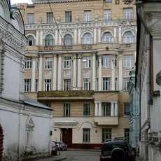 Neistat revenue house