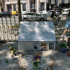 En mémoire des victimes blessées et assassinées des attentats du 13 novembre 2015