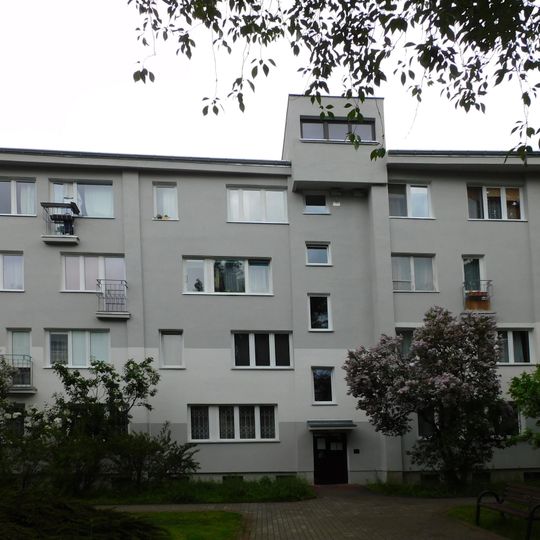 Blok przy ulicy Sanockiej 10