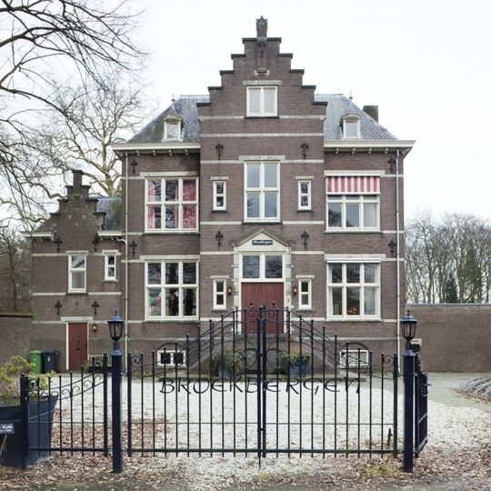 Hoofdgebouw van het kloostercomplex Arca Pacis