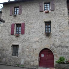 Maison Verges Jacques, angle de la ruelle des Remparts