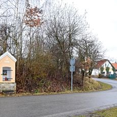 Kaplička severně od Dobčic