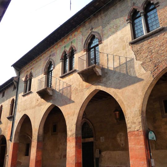 Complesso di Ca' da Noal, Casa Robegan e Casa Karwath