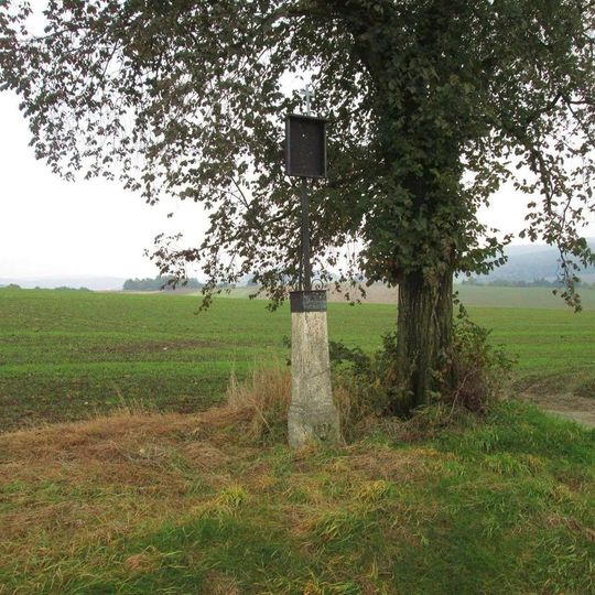 Kříž západně od městyse Koloveč