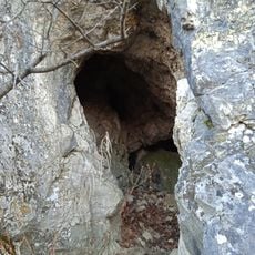 Kétbejáratú Cave