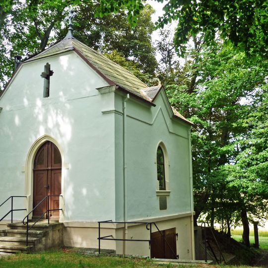 Kapelle und Gedenkstein Hauptstraße 84a