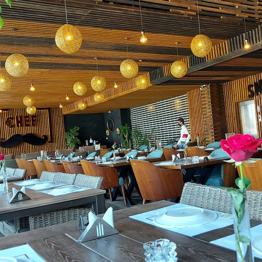 Chef’s Cafe & Restaurant