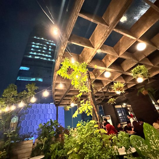 Hause Rooftop Setiabudi