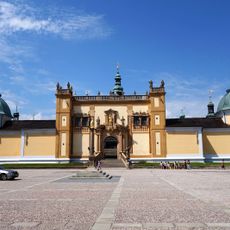 Socha svatého Jakuba Kisaie na balustrádě kolem baziliky Nanebevzetí Panny Marie na Svaté Hoře