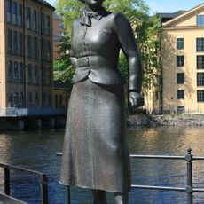 Moa Martinsson staty