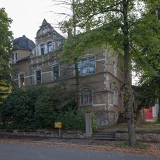 Ehemaliges Rathaus mit Vorgarten (Nebenanlage) Louis-Schreiter-Straße 9