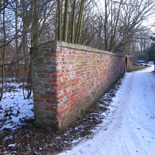 Het Reigeuirsnest: moestuinmuur